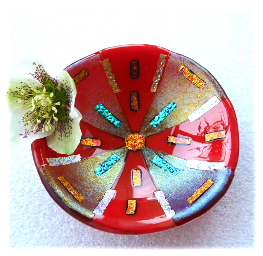 Fused Glass Bowl Round 12.5cm Red Dichroic 050