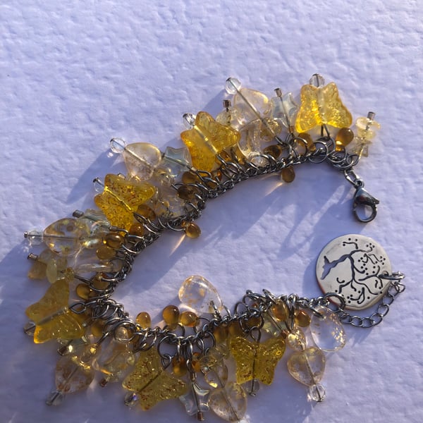 Patsy - Yellow Gold Glass Charm Bracelet 