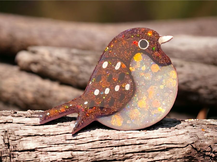 Sparrow brooch, Handmade resin brooch, sparrow, sparrow gift, bird gift, birds