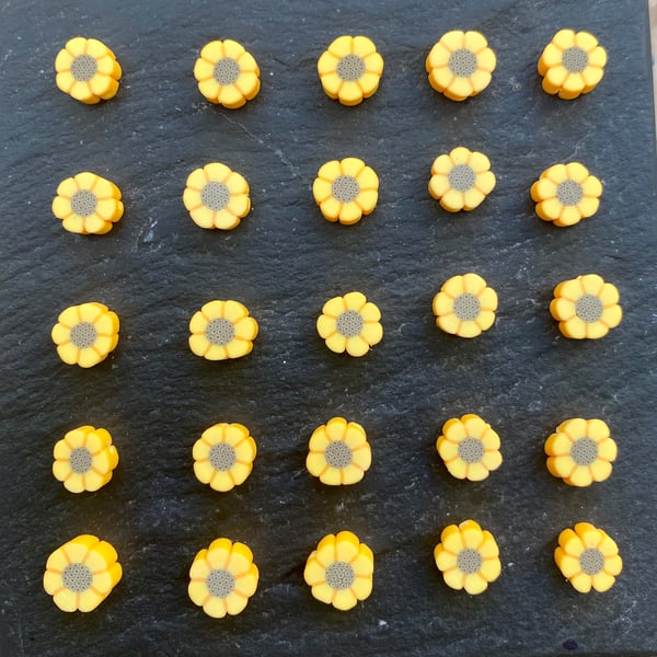 25 x polymer clay sunflower floral beads