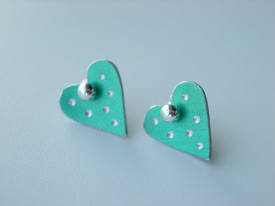 Heart pastel studs earrings in mint green with sparkly dots