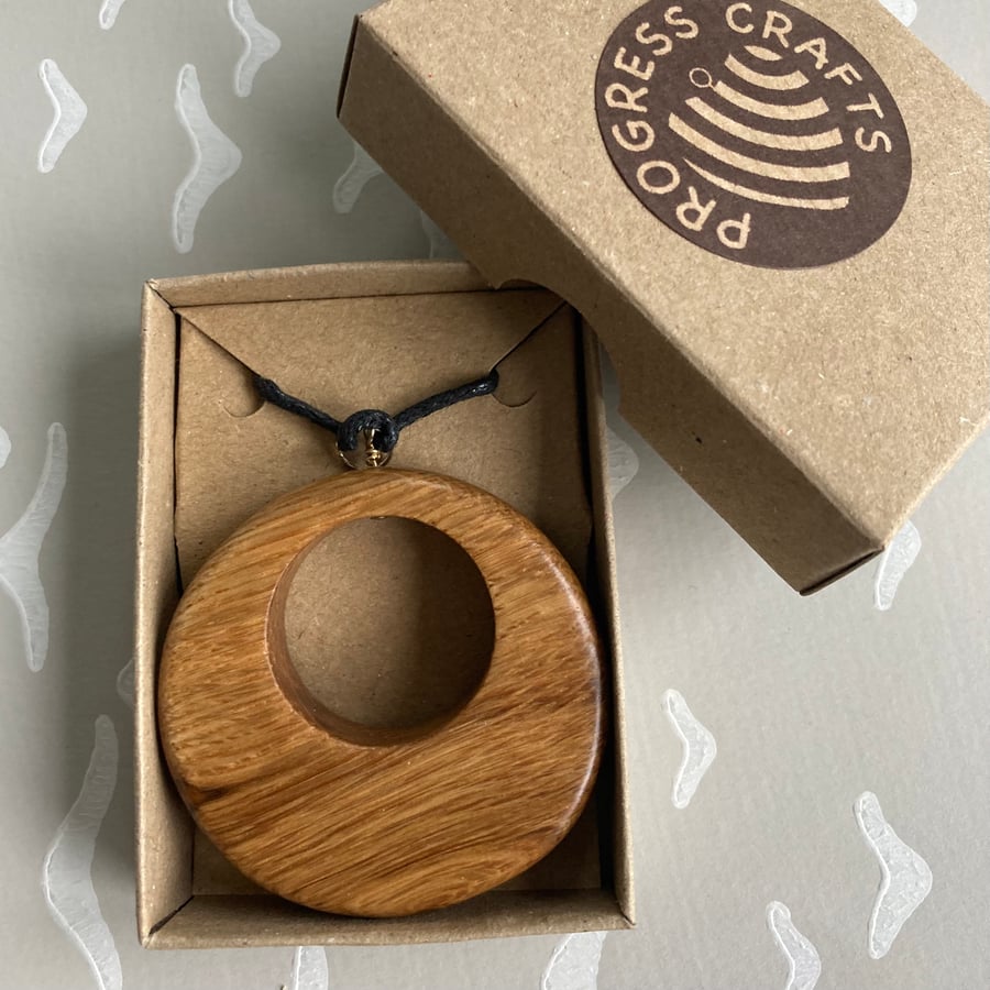 Chunky circular oak pendant