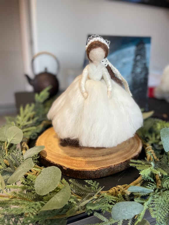 “Elowen” the Bride – Felted Wedding Keepsake from the Countryside