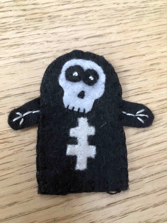 Skeleton finger puppet