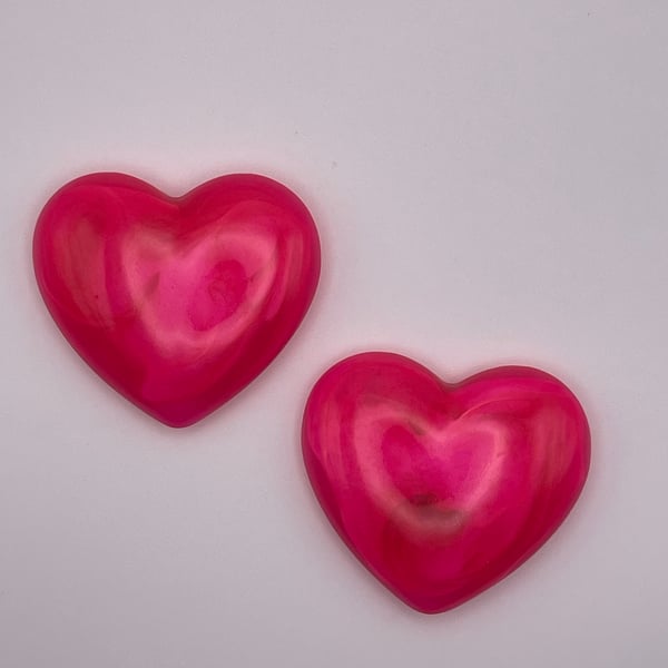 Bright pink heart magnets