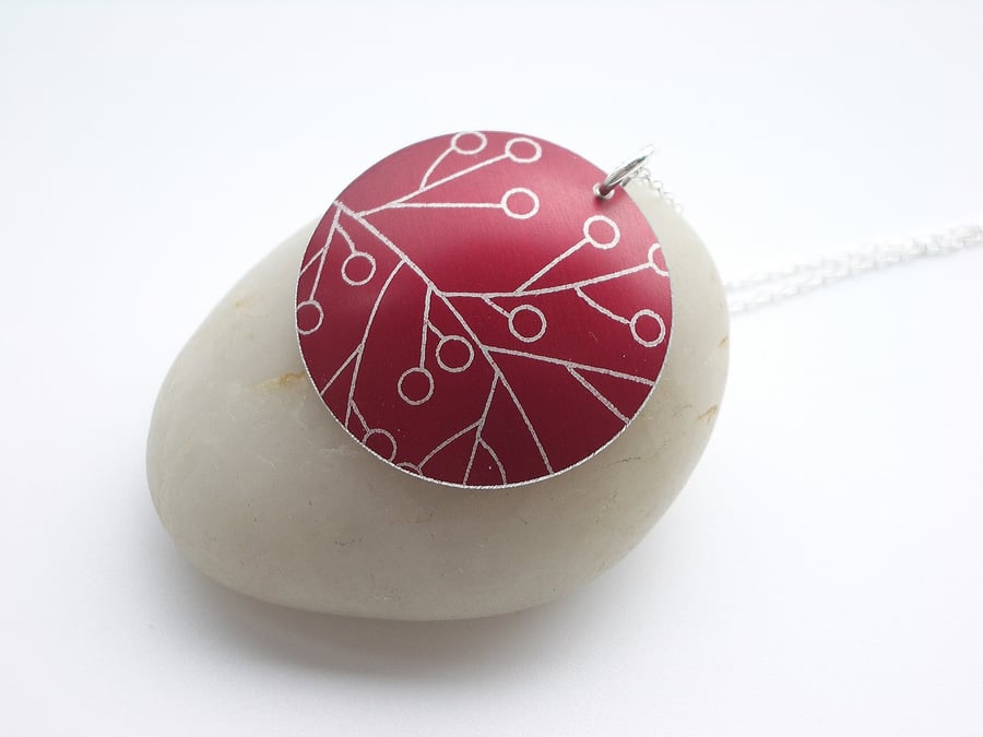 Red berries disc pendant necklace 