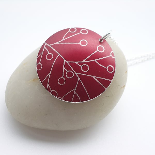 Red berries disc pendant necklace 