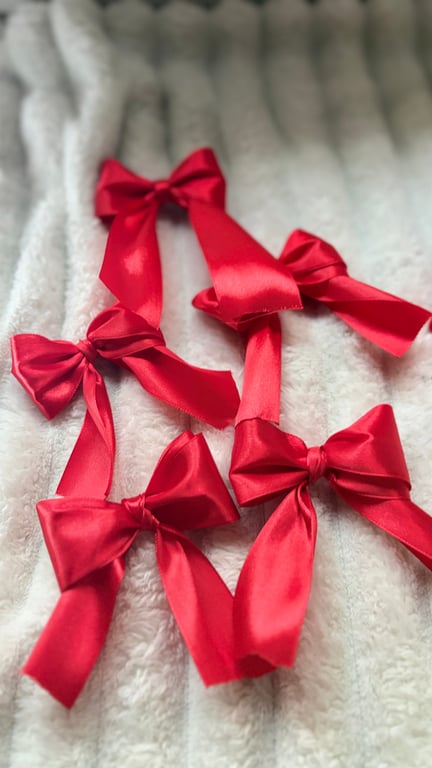 Pack of Red Satin Bows – Pre-tied Ribbon Bows for Crafting, Gifts & Decor