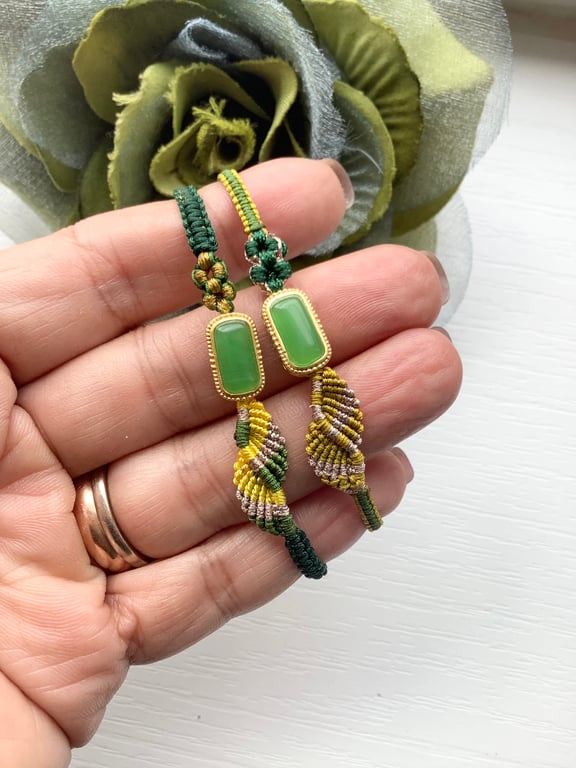 A pair Handmade Jade-Look Bead Bracelets - For sisters, Twins, good friends