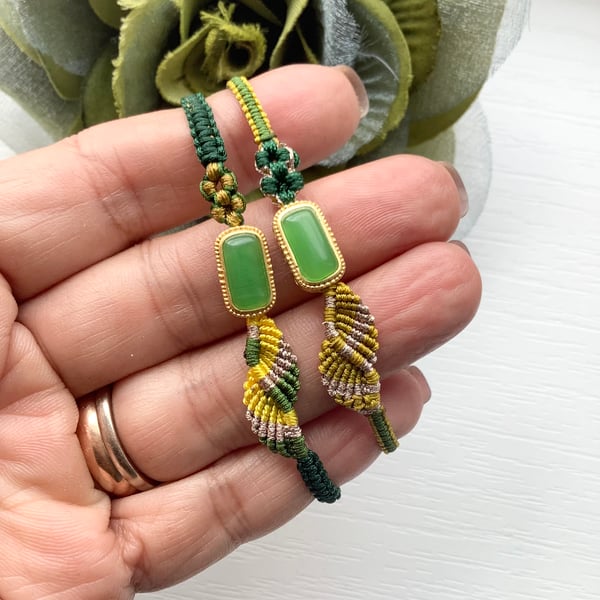 A pair Handmade Jade-Look Bead Bracelets - For sisters, Twins, good friends