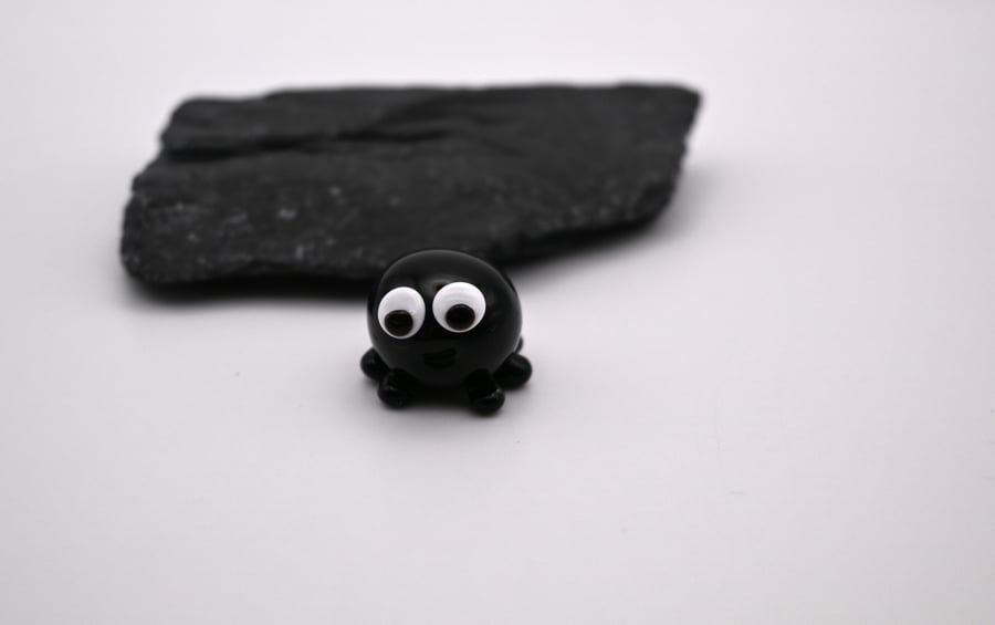 small glass spider keepsake figure