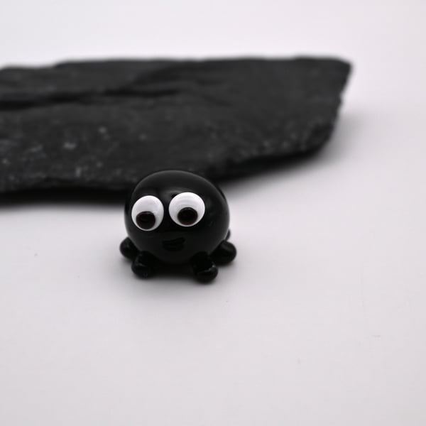 small glass spider keepsake figure