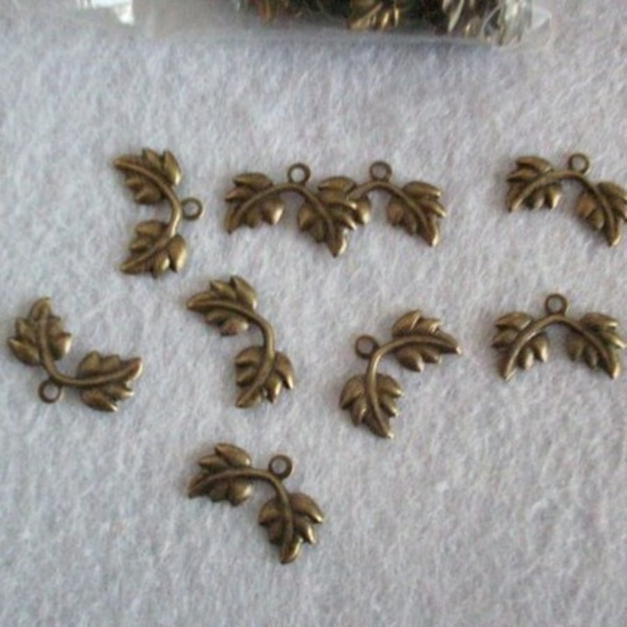 antique bronze leaves charms - 5pcs