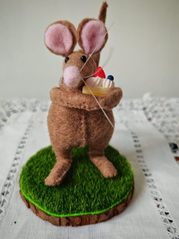 'It's mine'  aka Cake Mouse