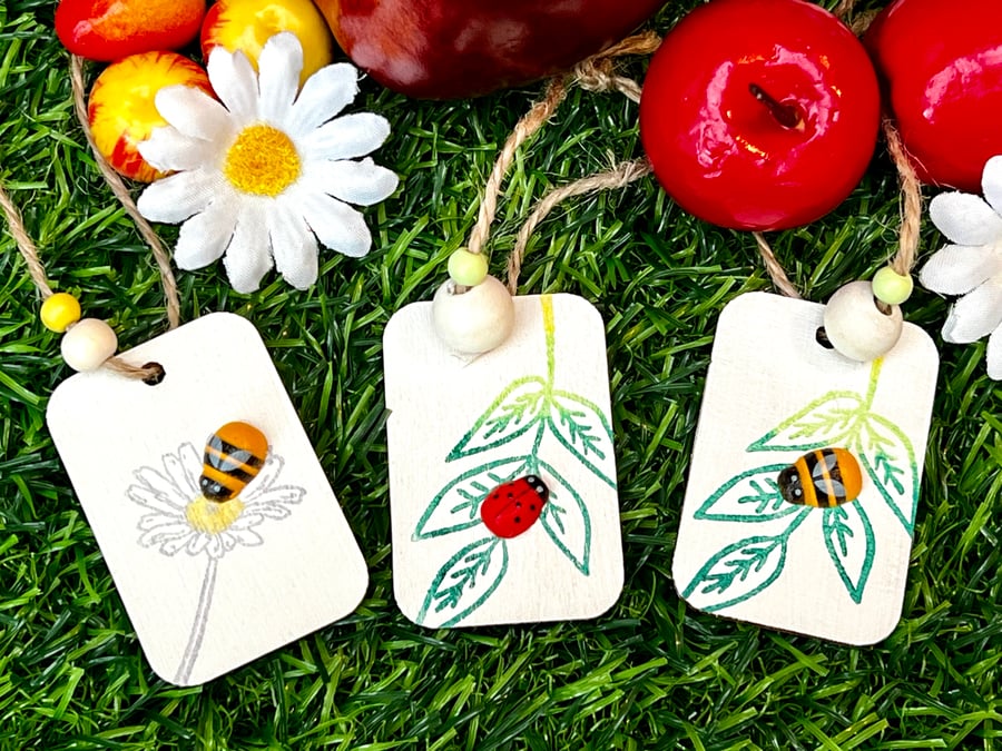 Gift tags or wooden hanging decorations - ‘Bee & Ladybird’ White x 3