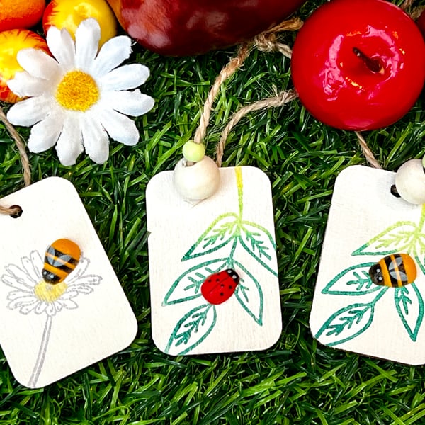 Gift tags or wooden hanging decorations - ‘Bee & Ladybird’ White x 3
