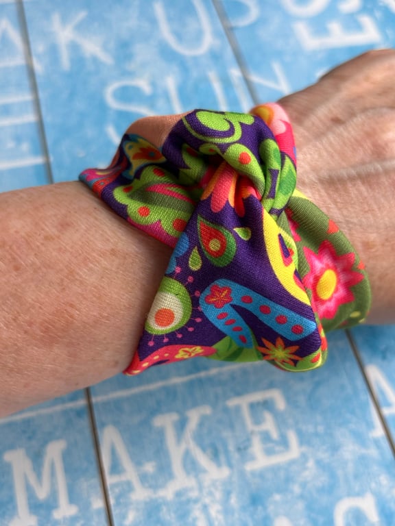 Wide cuff bracelet in retro design fabric