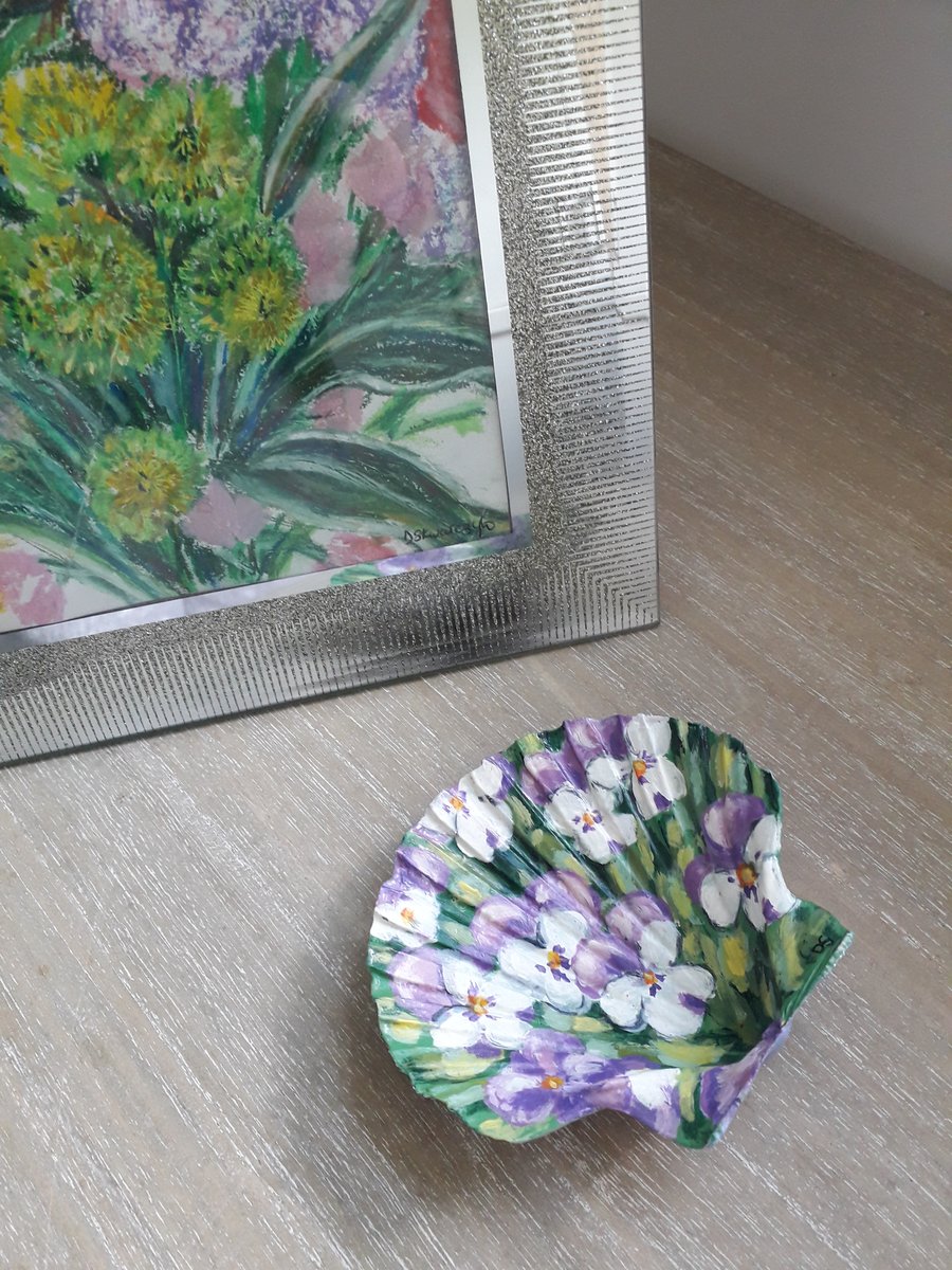 "Violas" handpainted king scallop shell trinket dish