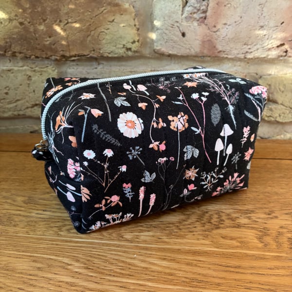 Flowers Plants And Mushrooms Print Quilted Fabric Box Makeup Bag 
