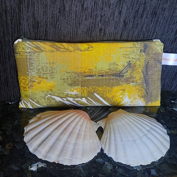 Super retro zip pouch