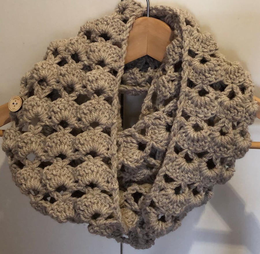 Crochet Shell Stitch Infinity Scarf 
