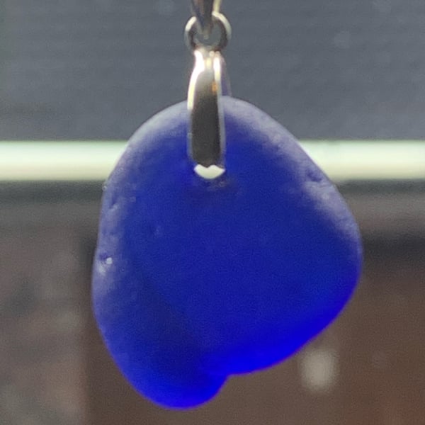 Sterling silver and coblat blue seaglass pendant 