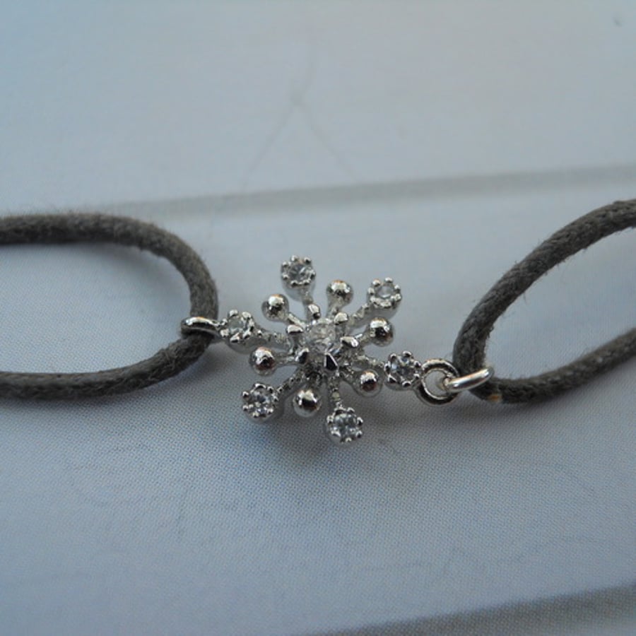  Snowflake frienship bracelet