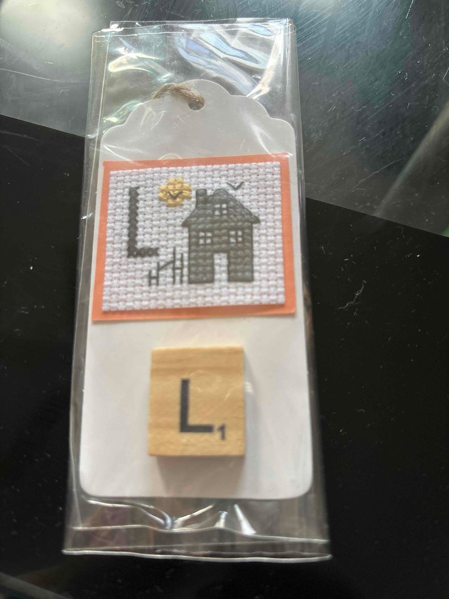 Spooky L gift tag 