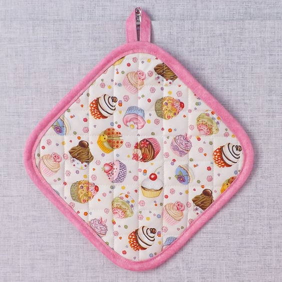 Pot holder, pan holder, quilted, cup cakes