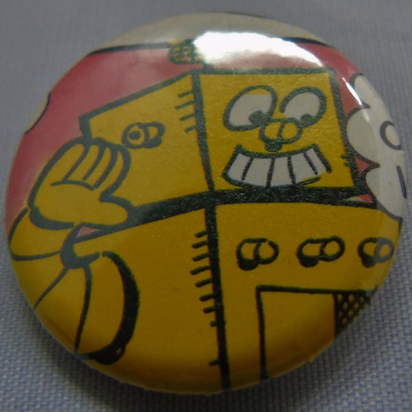 Comics Badge - Yellow Robot