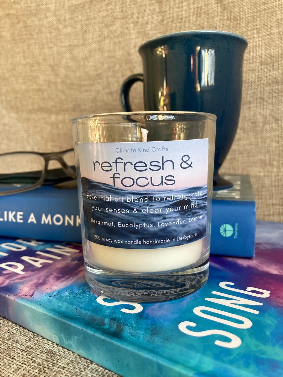 Refreshing essential oil aromatherapy candle to focus mind & benefit wellbeing
