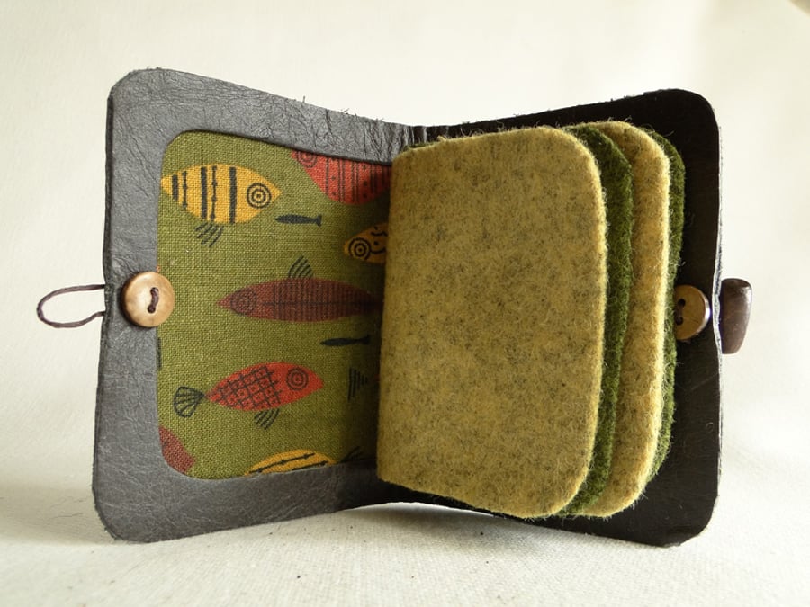 Needle Case in Brown Leather -  Retro Fish Fabric Interior - Needle Book