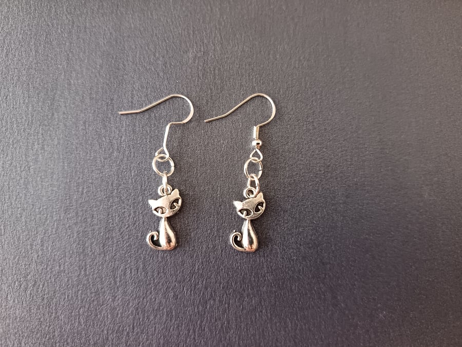 Silver cat dangle earrings 