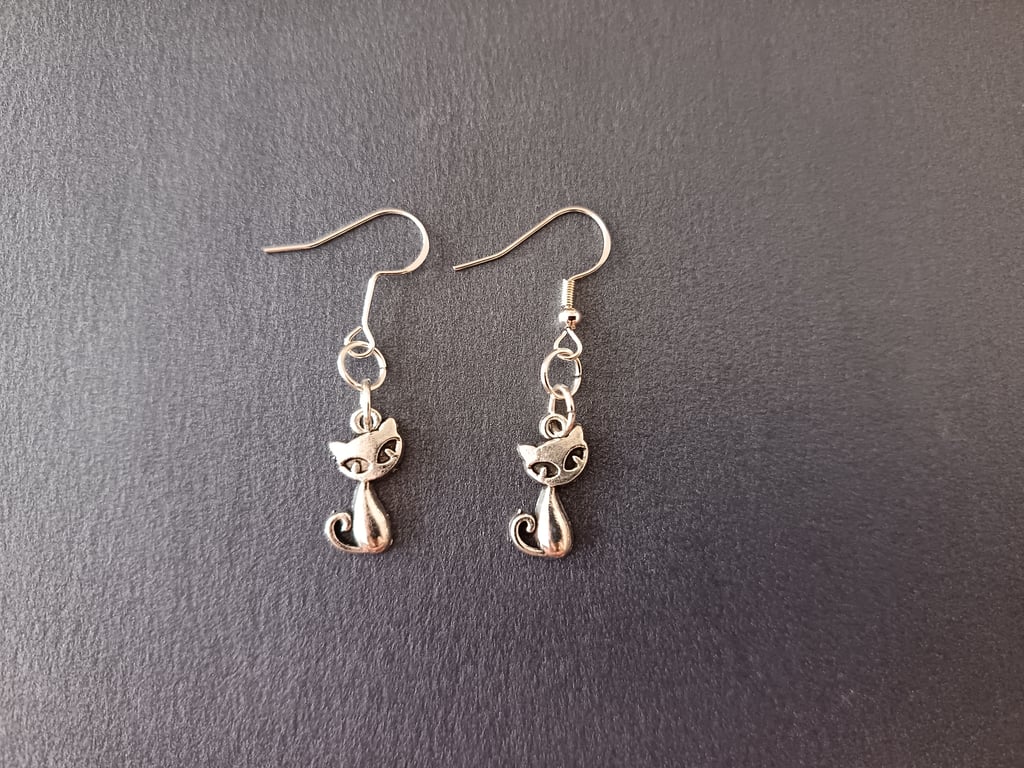 Silver cat dangle earrings 