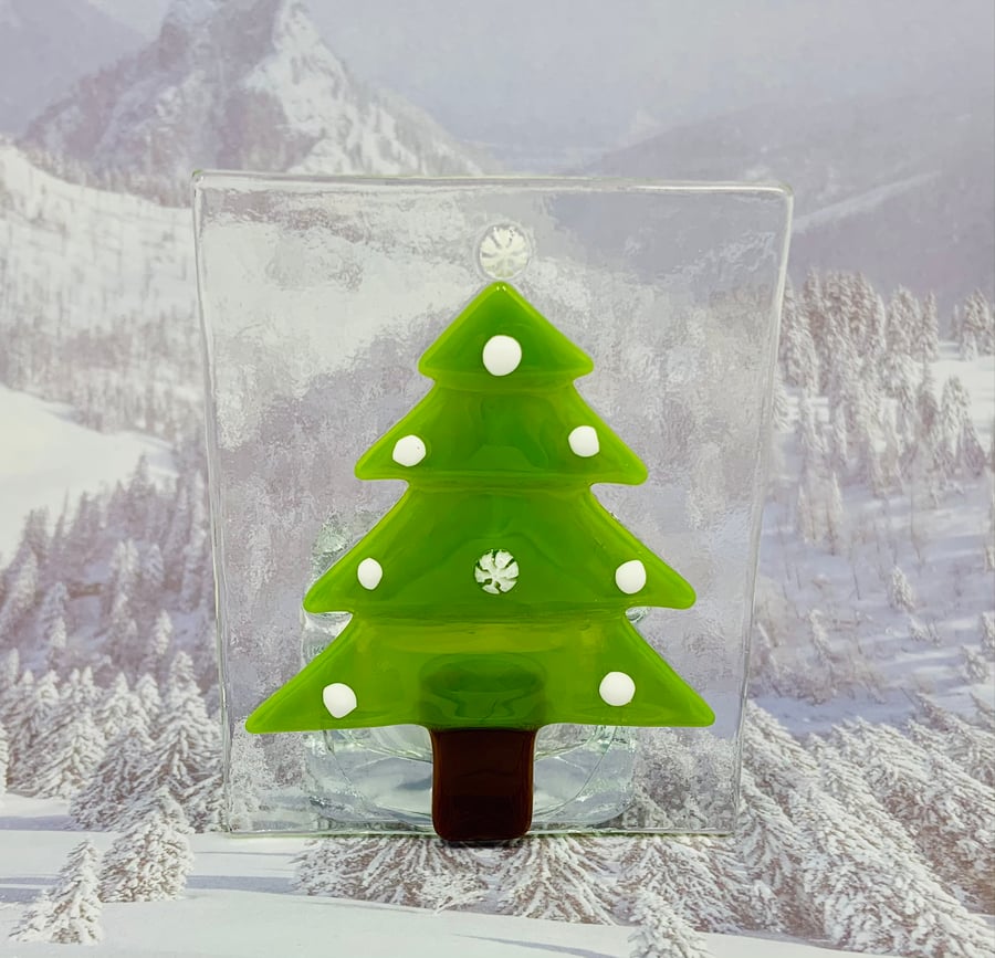 Christmas Tree Hand fused Glass Tea Light holder. (With tea light)