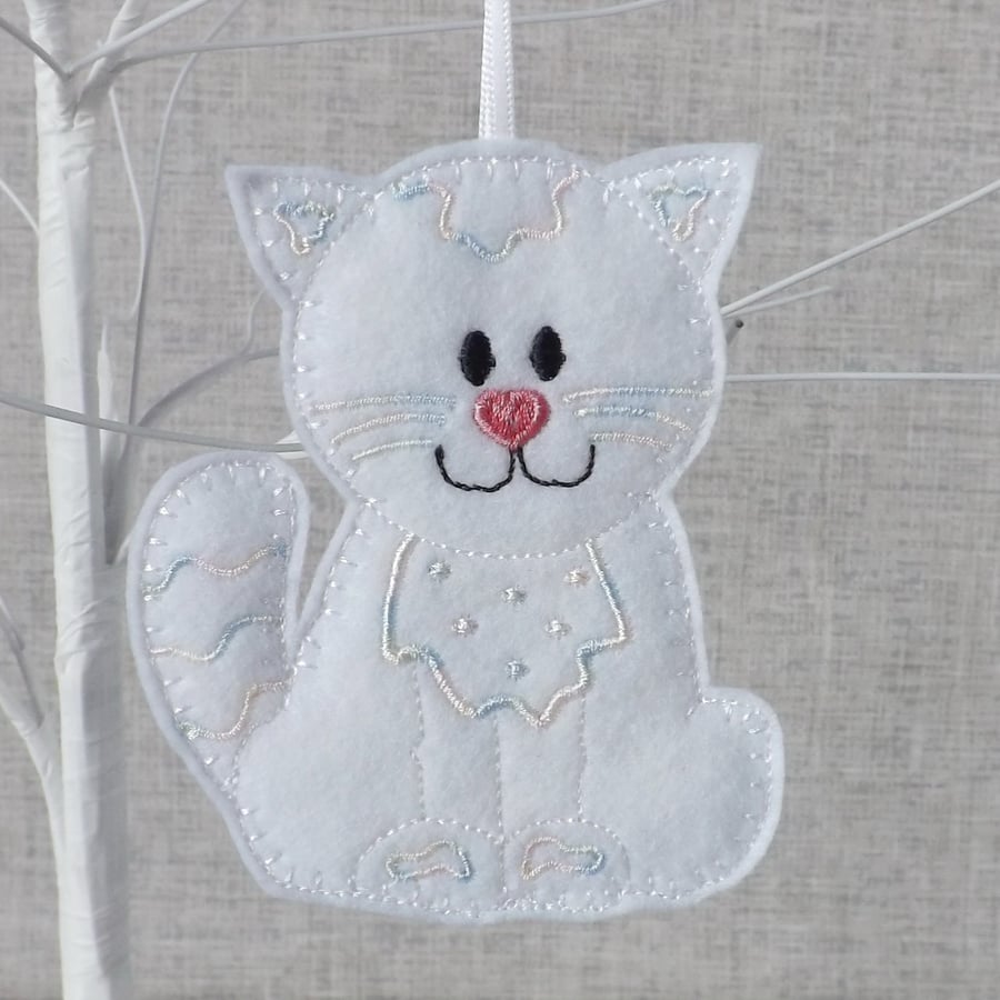 Christmas cat decoration, hanging decoration, white felt.