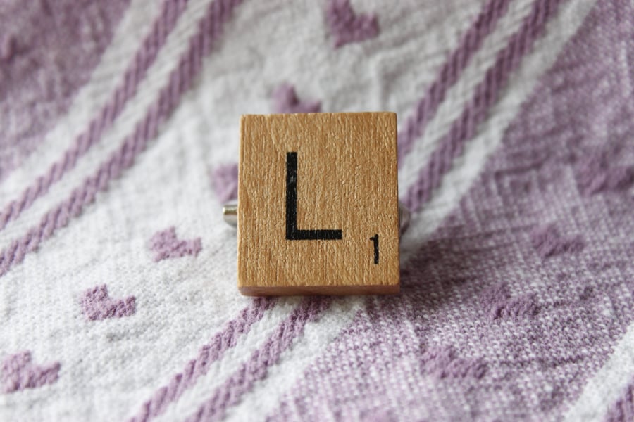 Scrabble style wooden letter brooch - L