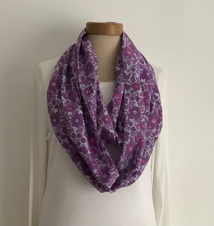 COTTON  lawn infinity scarf. ' Flora'. Purple. lilac .