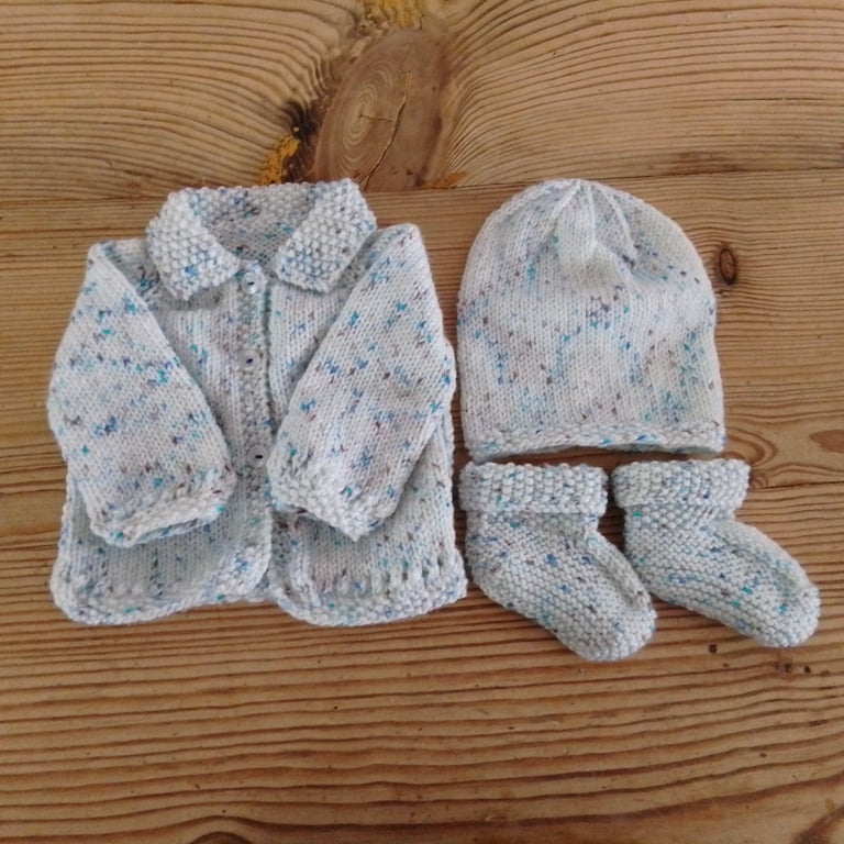 Baby cardigan, hat and bootees set for 0-3 months