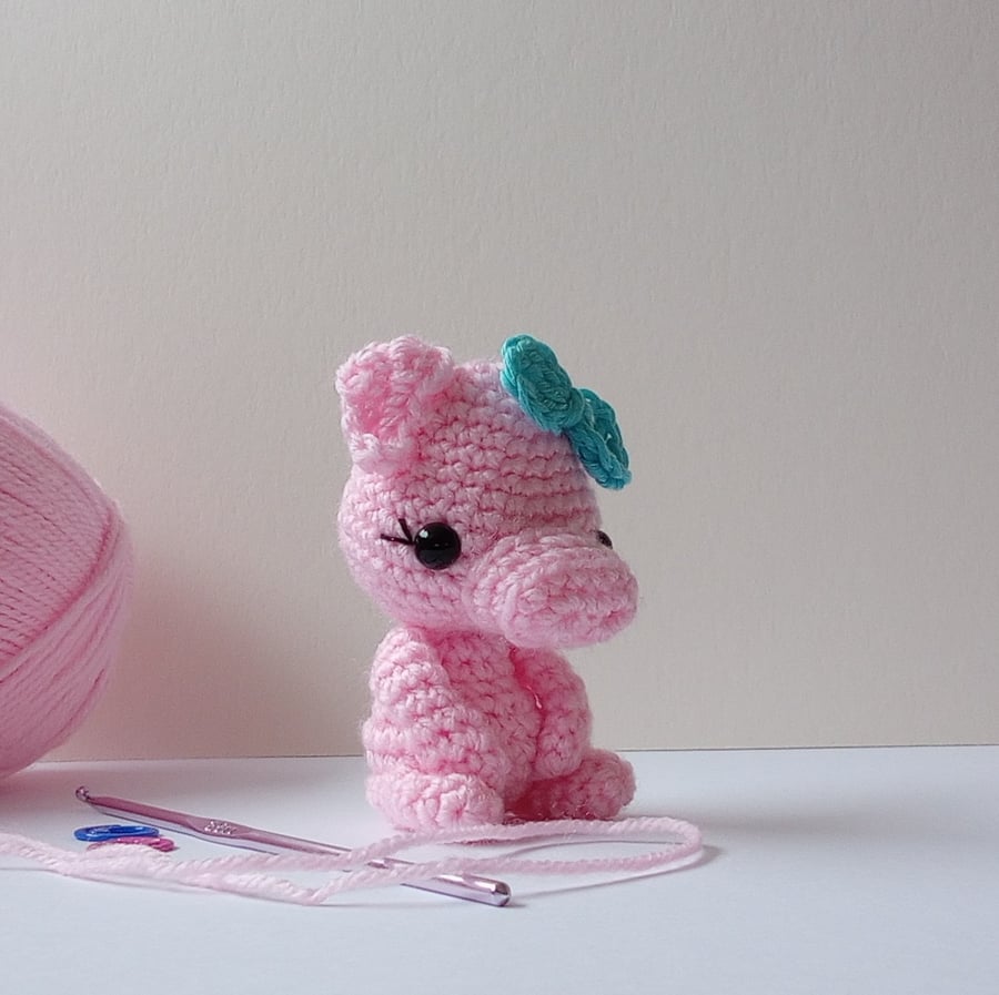 Pink pig amigurumi crochet bag charm