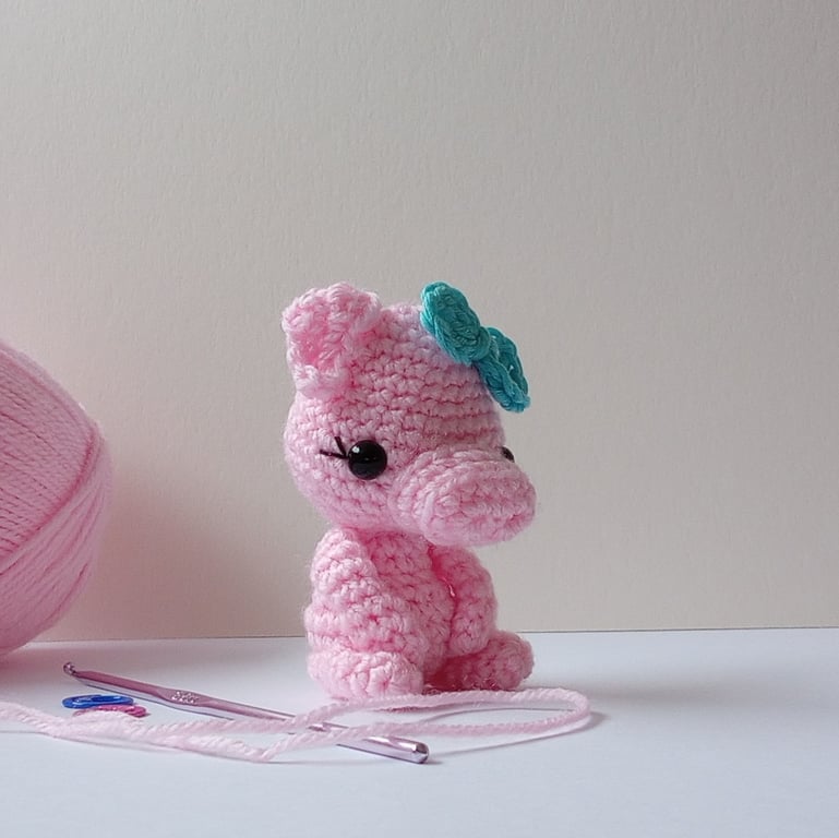 Pink pig amigurumi crochet bag charm