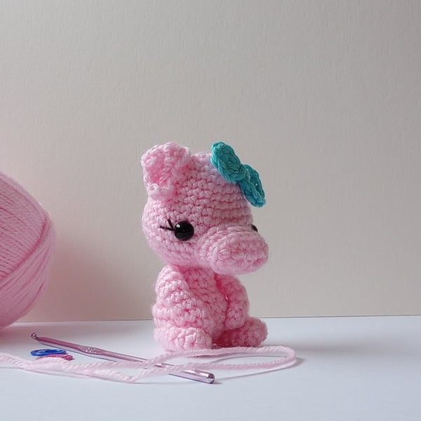 Pink pig amigurumi crochet bag charm