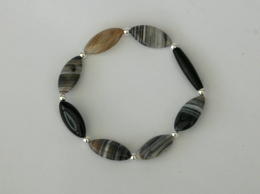 Stretch Bracelet in Sterling Silver and Botswana Agate