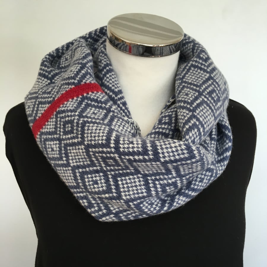 Snood Scandi pattern merino lambswool indigo blue and natural with red stripe