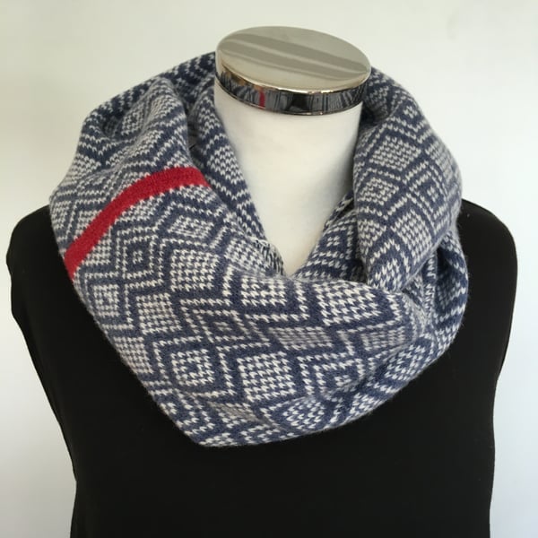 Snood Scandi pattern merino lambswool indigo blue and natural with red stripe