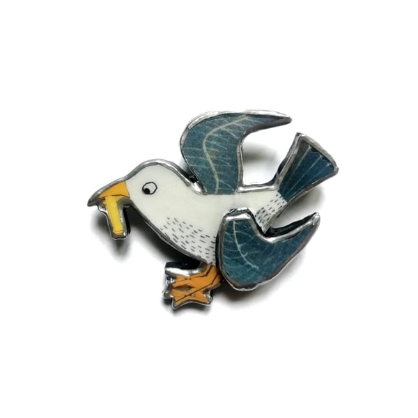 Seaside Nautical Chip pinching Seagull layered Resin Brooch by EllyMental