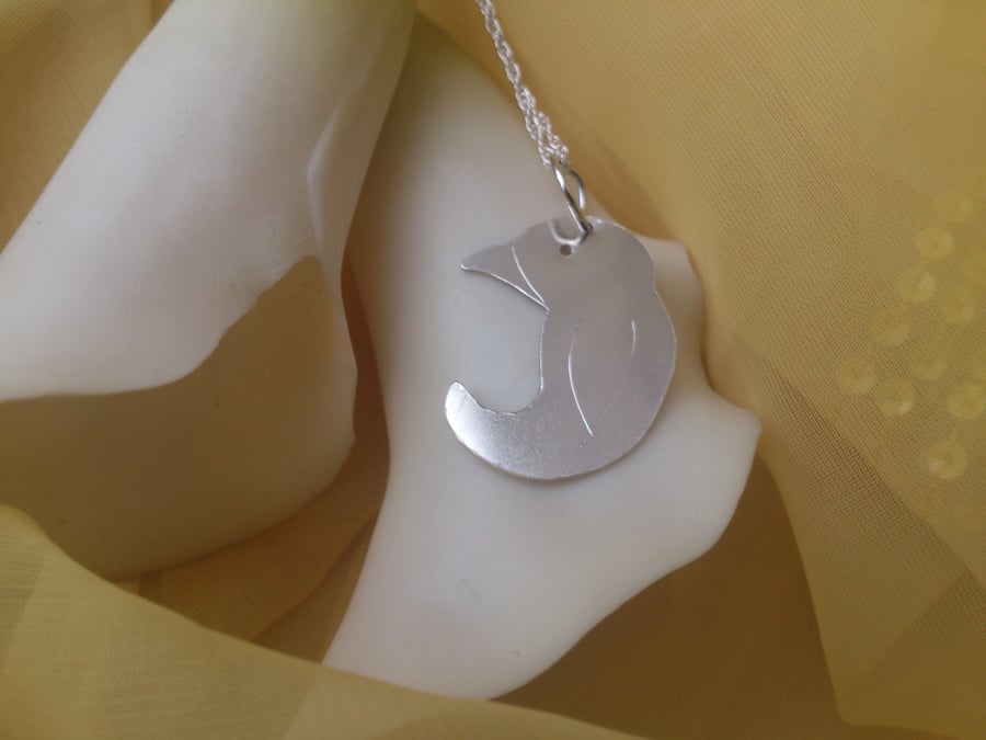 Curvy bird sterling silver necklace