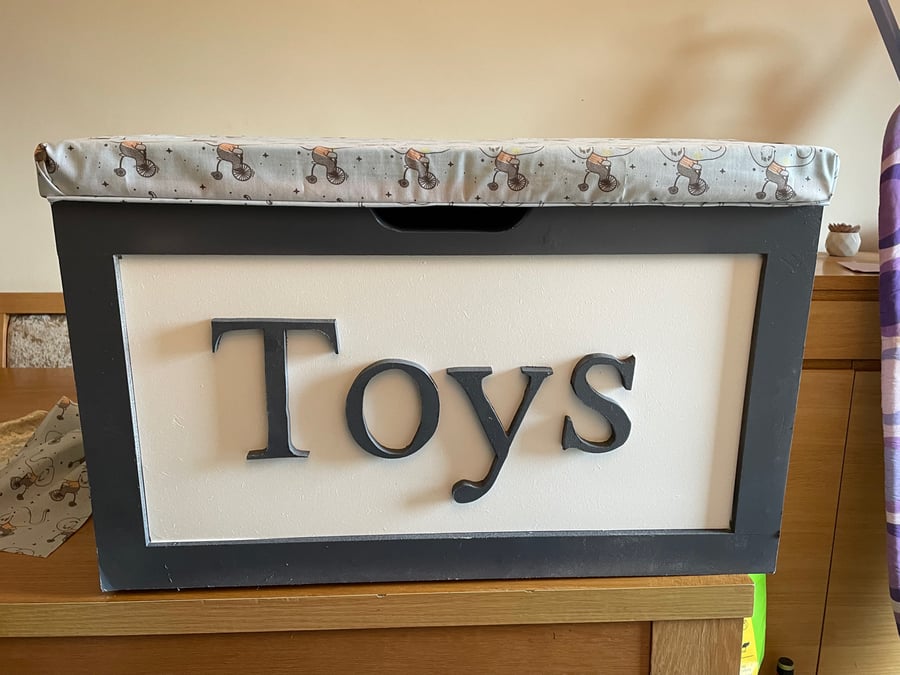 Children personalised toy box 