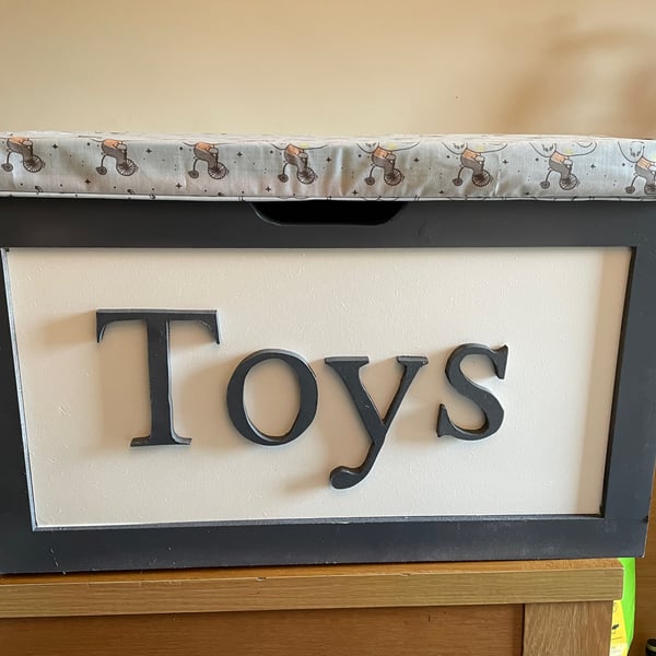 Children personalised toy box 