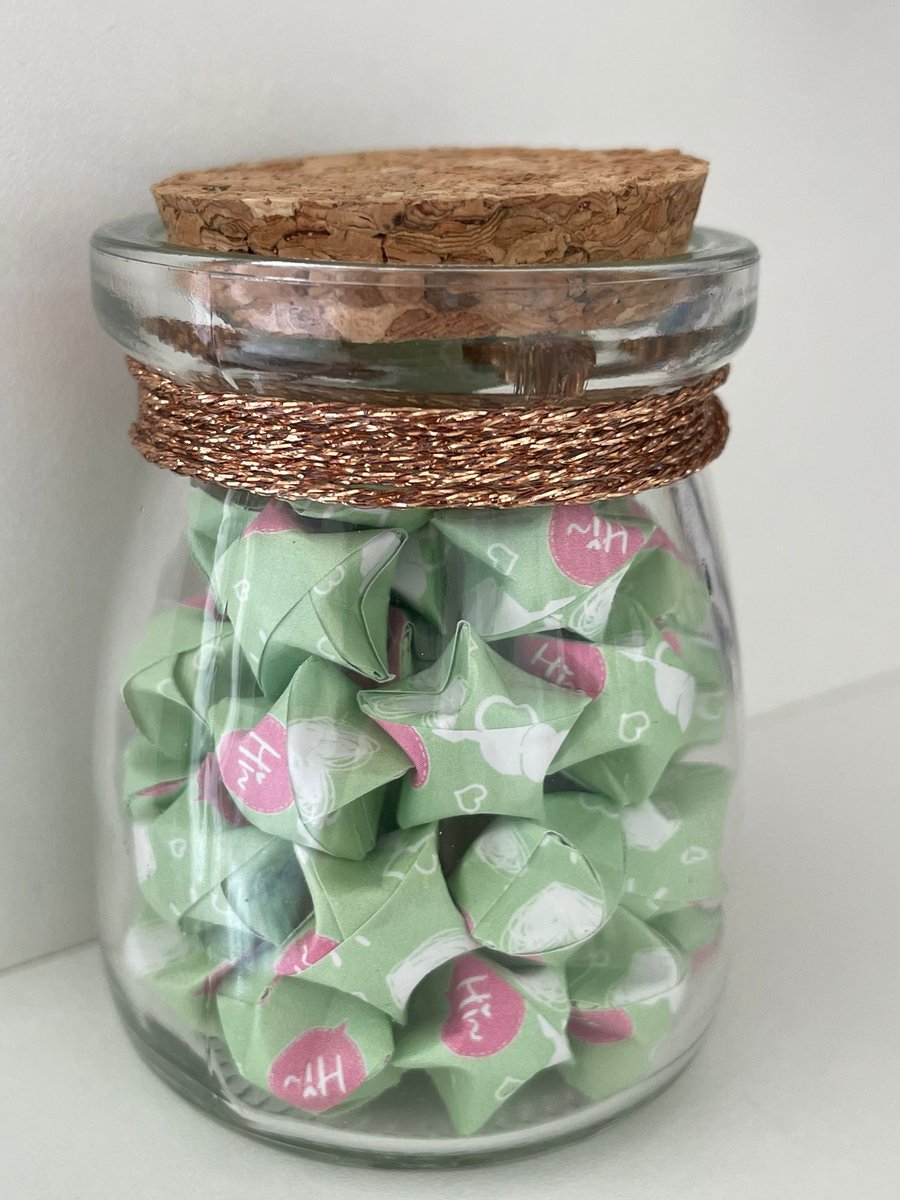 "Hi !" Folded Lucky Stars In Pudding Pot